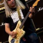 J Mascis