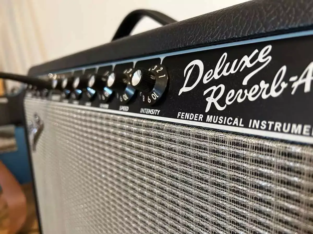 Fender Deluxe Reverb Tone Master