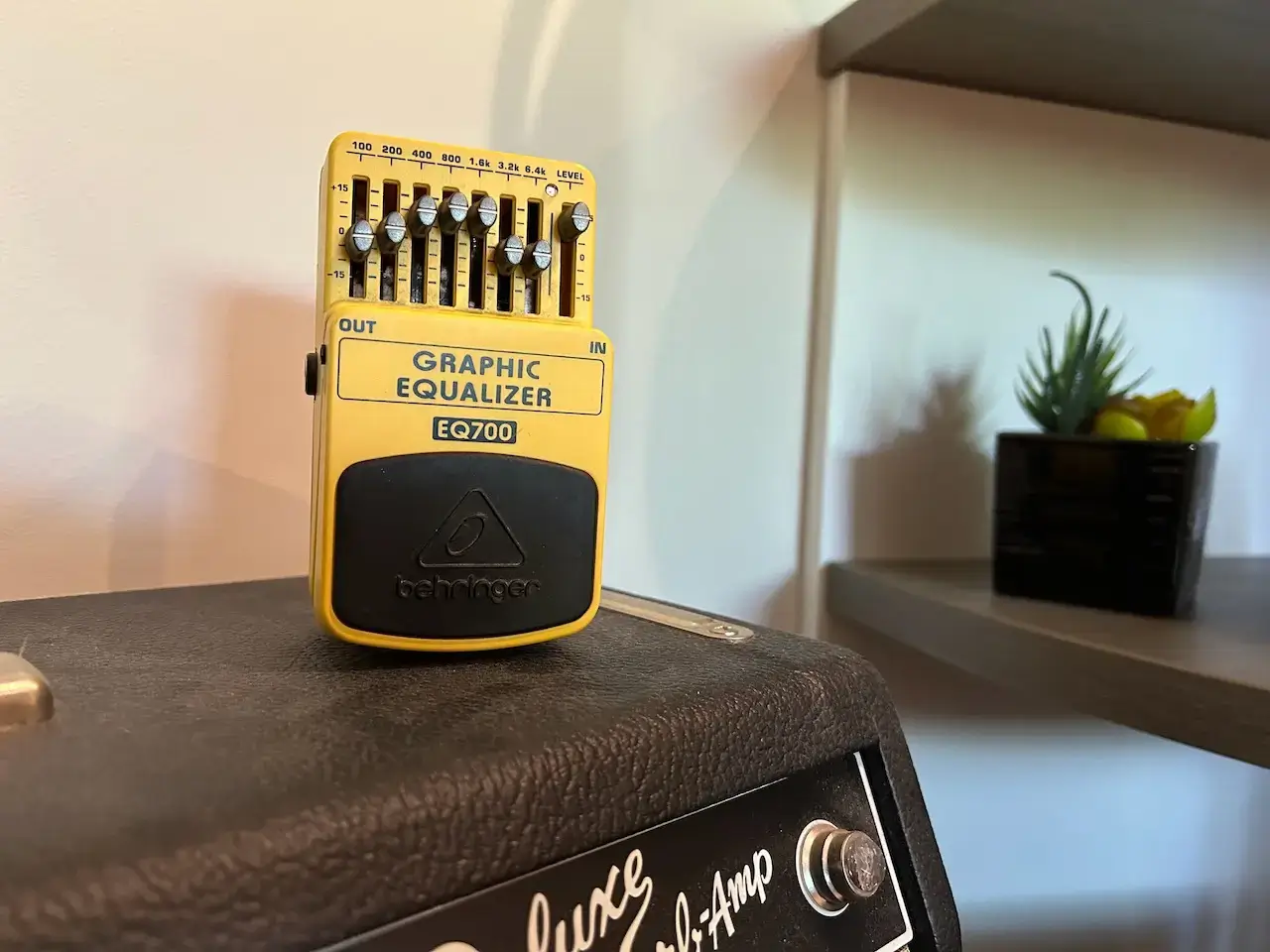 Behringer EQ700
