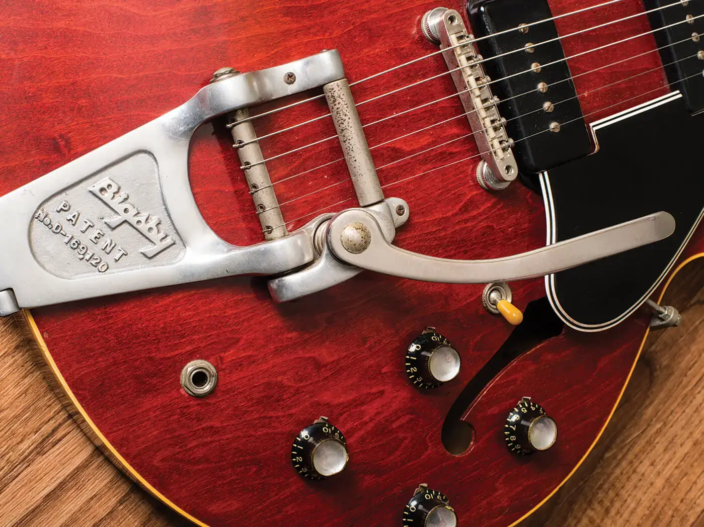 Tout savoir sur le vibrato Bigsby